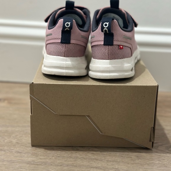 On Running Kids Sneakers in Pink and White - Picture 3 of 4